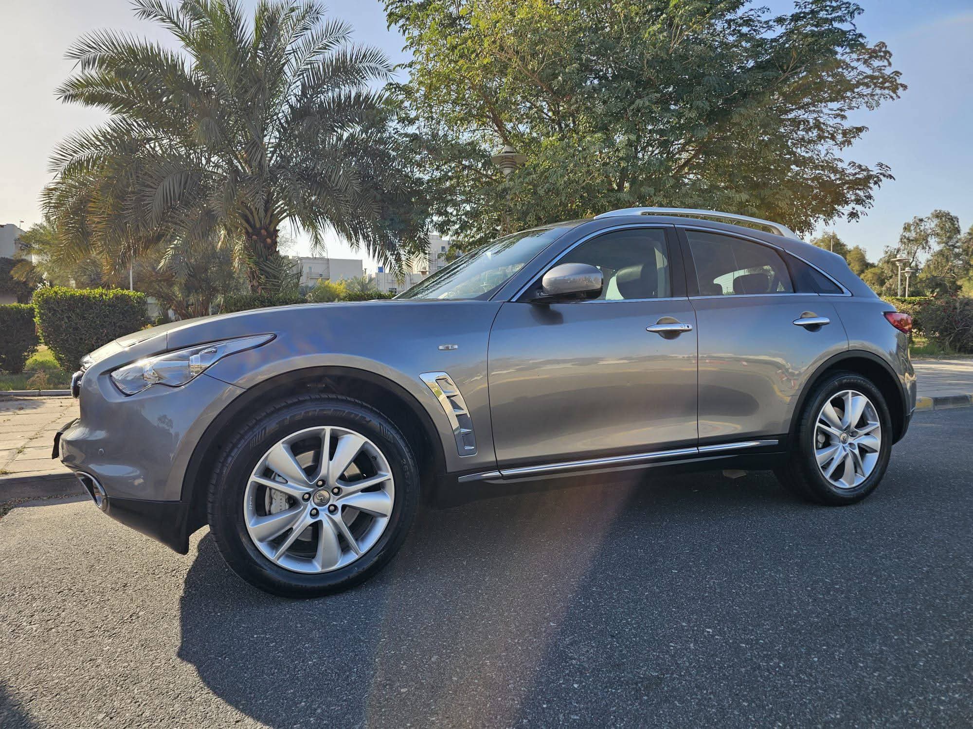 للبيع جيب انفنتي FX35 مديل ٢٠١٢