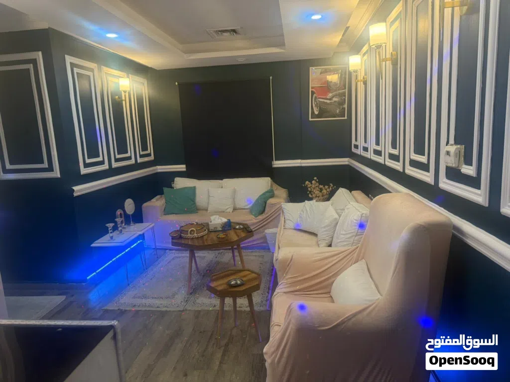 شقه مفروشة للايجار اليومي والاسبوعي في حولي مكان نظيف شي مرتب يوجد جميع الخدمات /نت فليكس /