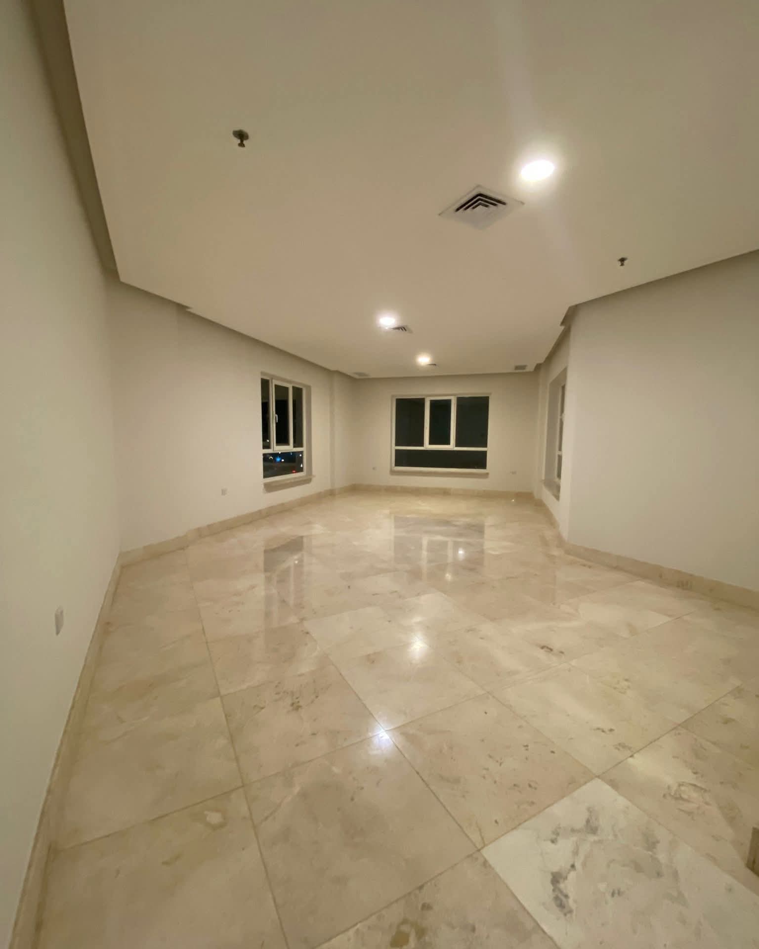 شقه للايجار في صباح السالم