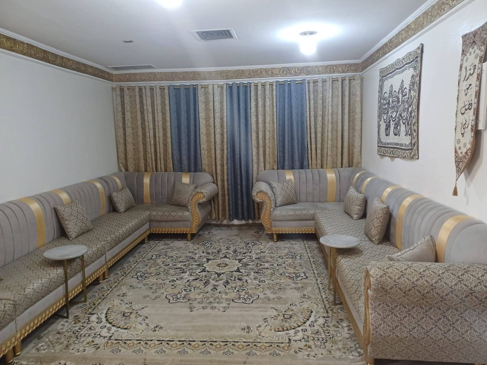 طقم كنب شبه جديد بحالة ممتازة تفصال خاص بالضجيج الصاله 7متر ب 4 متر