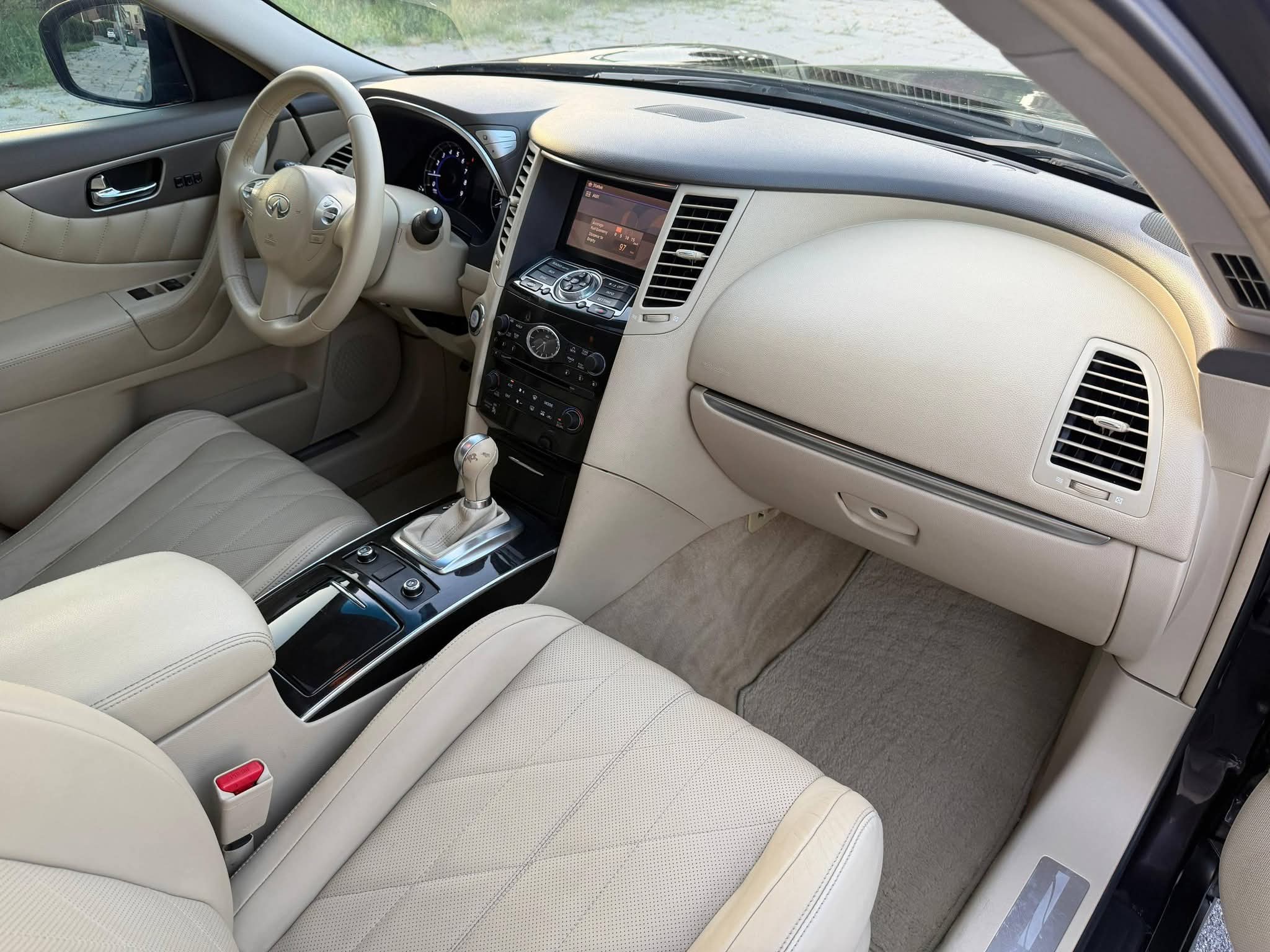 للبيع جيب انفنتي QX70S مديل ٢٠١٦ - صورة 8