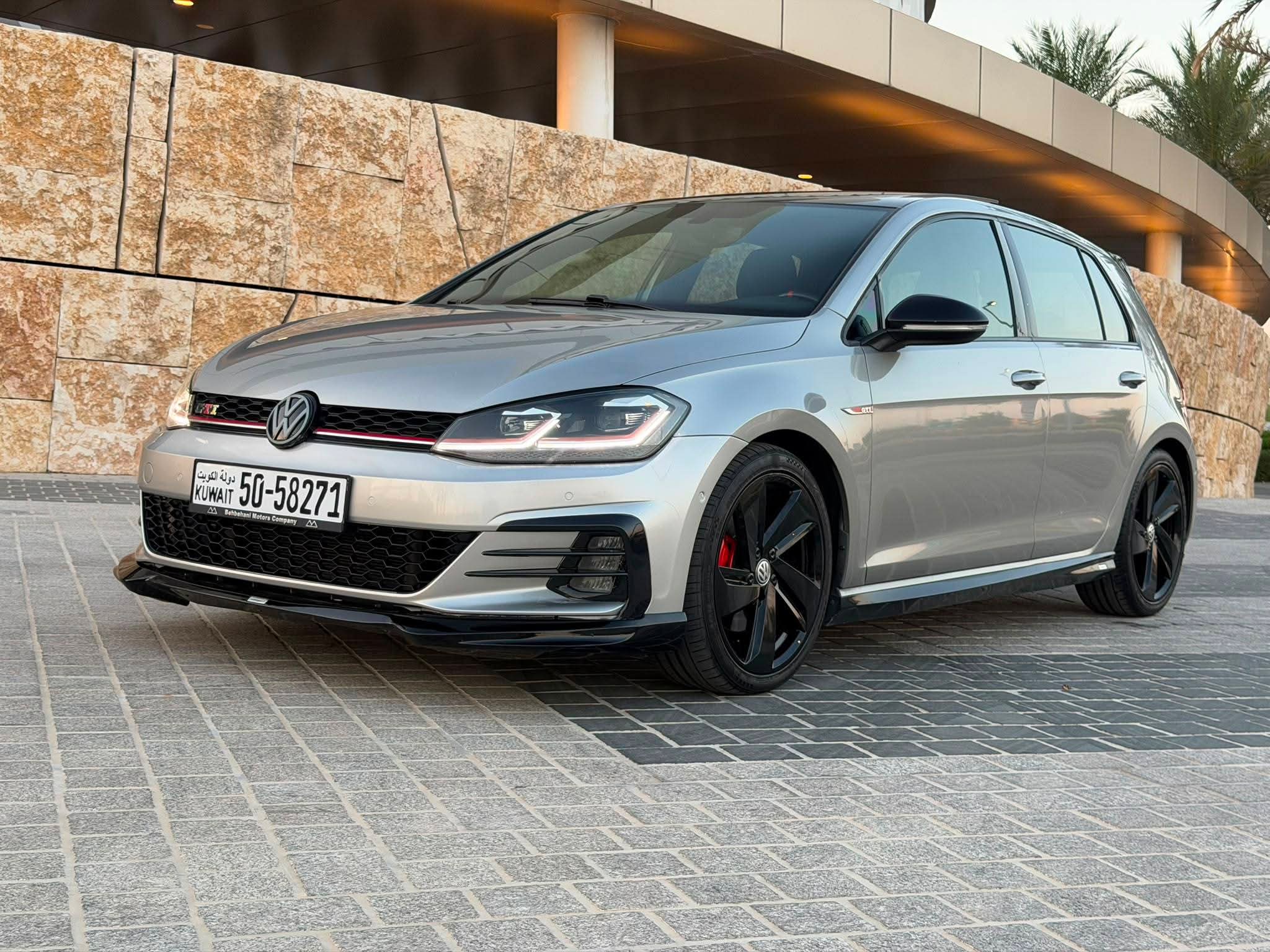 للبيع سياره جولف GTI مديل ٢٠١٨
