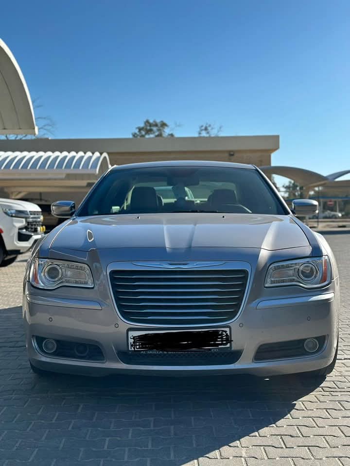 كرايزلر c300 موديل 2014
